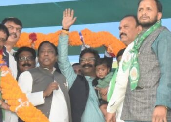 कौन है रामगढ़ के रण में सबसे बड़ा चेहरा ?