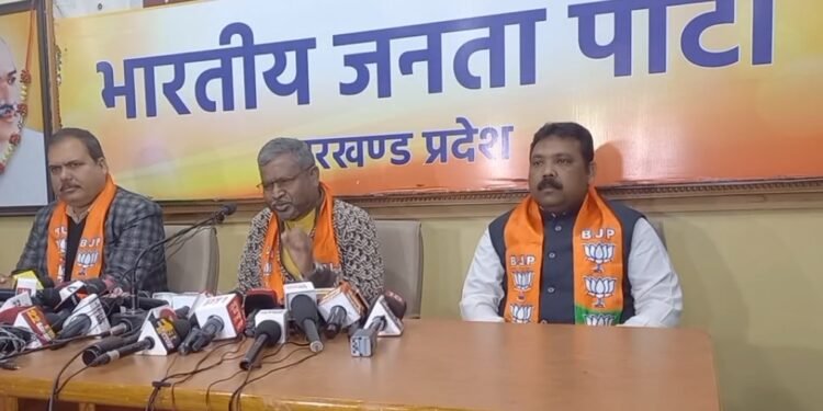 सांप्रदायिक तनाव पैदा करने में लगी है झारखंड सरकार- मरांडी