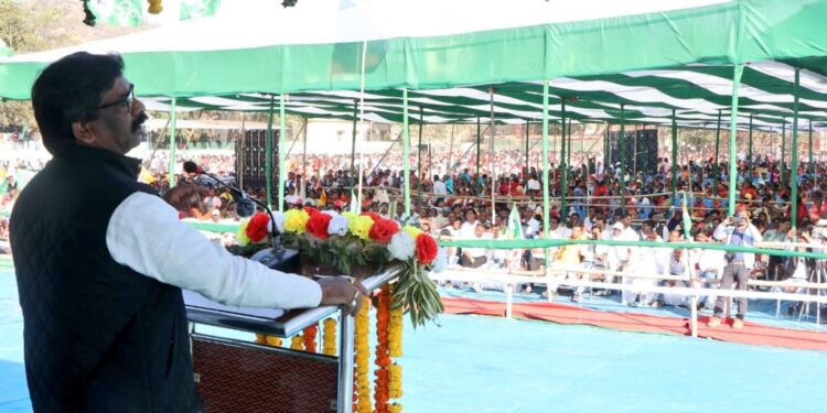 बीजेपी, अडानी, डबल इंजन सबपर हेमंत सोरेन का निशाना