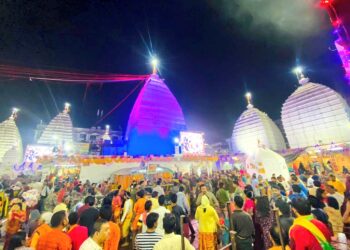 महाशिवरात्रि पर बाबा मंदिर में 3 किमी की लंबी कतार, दिख रहा भव्य नजारा