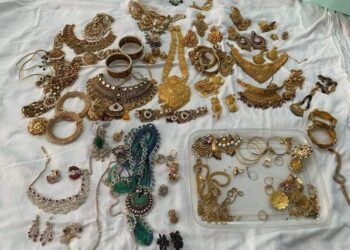 चीफ इंजीनियर वीरेंद्र राम ठिकानों पर ईडी की दबिश, डेढ़ करोड़ के जेवरात मिले