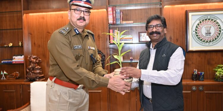 रांची: सीएम हेमंत सोरेन से मिले नए डीजीपी