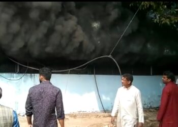 रांची: बंद फैक्ट्री में लगी आग, देखें वीडियो