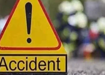एनएच पर चलती कार का टूटा पहिया, हादसे में दो की मौत, दो घायल