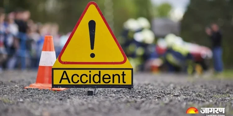 लातेहार में तेज रफ्तार कार ने बच्ची को कुचला, आक्रोशित ग्रामीणों ने किया सड़क जाम