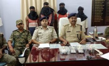 खूंटी पुलिस ने 24 घंटे में ही लूट का किया खुलासा, 77 हजार रुपये के साथ चार अपराधियों को किया गिरफ्तार