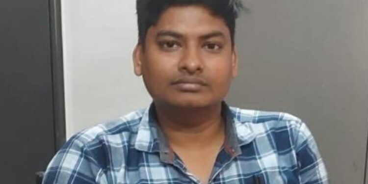 जमशेदपुर में ACB की कार्रवाई, JE को घूस लेते रंगे हाथ किया गिरफ्तार