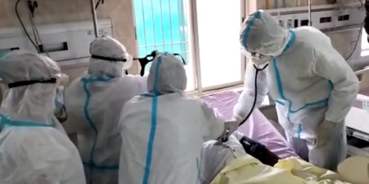 कोरोना को लेकर अस्पतालों में किया गया मॉक ड्रिल, स्वास्थ्य मंत्री बन्ना गुप्ता ने लिया जायजा