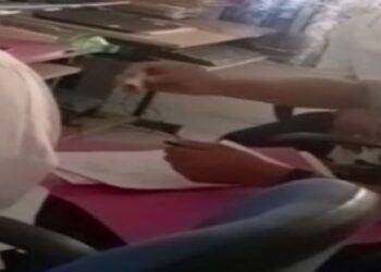 चतरा में घूस लेते वीडियो वायरल होने के बाद दो पुलिसकर्मी सस्पेंड