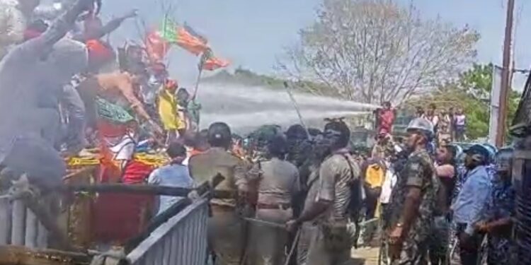 लाठीचार्ज के विरोध में बीजेपी नेता काला फीता बांधकर निकालेंगे मौन जुलूस, सीएम हेमंत सोरेना का फूकेंगे पुतला