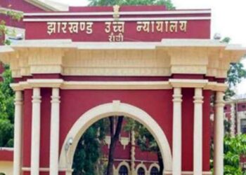 गिरफ्तारी वारंट जारी होने के बाद हाईकोर्ट में पेश हुए परिवहन सचिव श्रीनिवासन, मिली बड़ी राहत