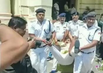 बीजेपी विधायक को मार्शल ने बिहार विधानसभा से टांगकर निकाला बाहर, जानिये क्या है मामला