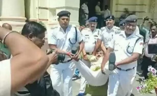 बीजेपी विधायक को मार्शल ने बिहार विधानसभा से टांगकर निकाला बाहर, जानिये क्या है मामला