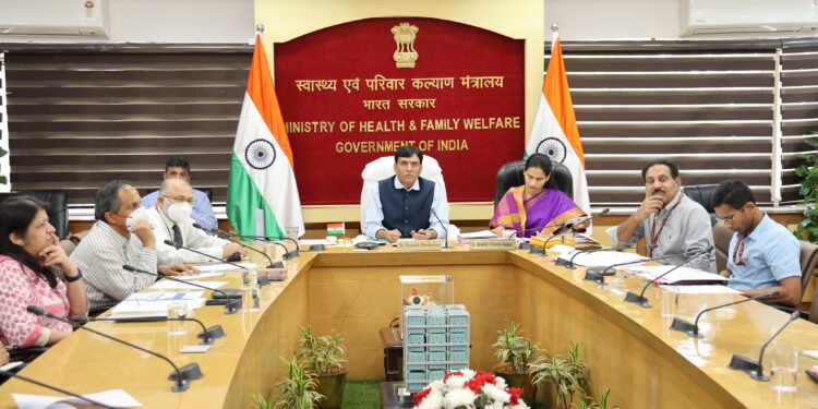 बढ़ते कोरोना केस को लेकर केंद्रीय स्वास्थ्य मंत्री ने की बैठक, VC के जरिये बन्ना गुप्ता भी जुड़े