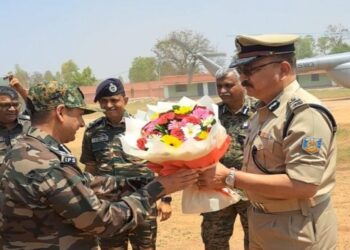 जवानों का हौसला बढ़ाने चतरा पहुंचे DGP अजय कुमार सिंह, करेंगे सम्मानित