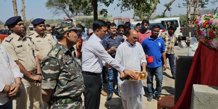 रांची एसएसपी ने मुरी ओपी के नये भवन का किया उद्घाटन