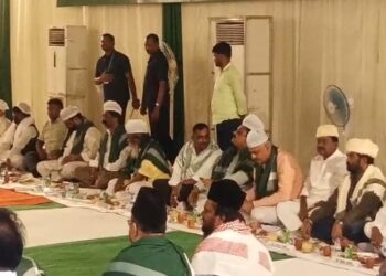 सीएम हेमंत की इफ्तार पार्टी में कई लोग हुए शामिल