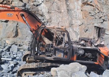 झारखंड के तीन जिलों में नक्सलियों ने जमकर मचाया उत्पात, फूंक दिये 12 वाहन