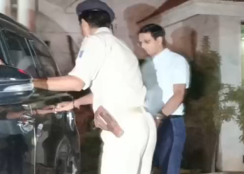 लैंड स्कैम मामले में IAS छवि रंजन से ED दफ्तर में लंबी पूछताछ, 10 घंटे बाद निकले