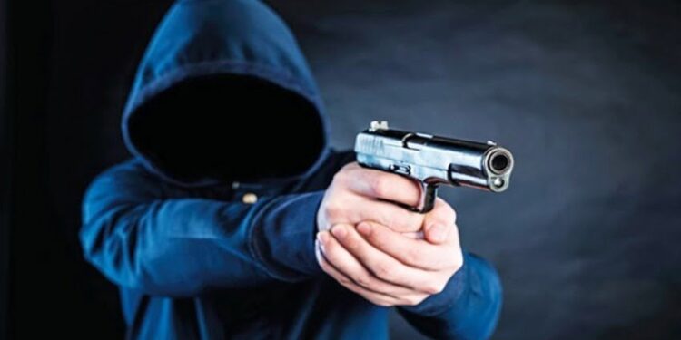 रांची हिंदपीढ़ी में पांच सौ रुपये रंगदारी न देने पर युवक को मारी गोली