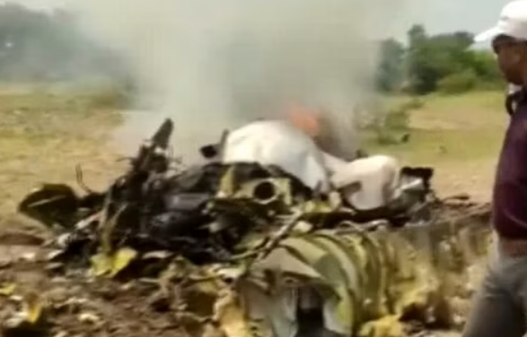 चामराजनगर में भारतीय वायुसेना का ट्रेनी विमान दुर्घटनाग्रस्त, दोनों पायलट सुरक्षित