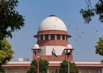 हाईकोर्ट ने दुष्कर्म पीड़िता की कुंडली की जांच का दिया आदेश, सुप्रीम कोर्ट ने लिया संज्ञान