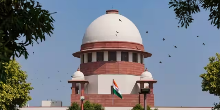 हाईकोर्ट ने दुष्कर्म पीड़िता की कुंडली की जांच का दिया आदेश, सुप्रीम कोर्ट ने लिया संज्ञान