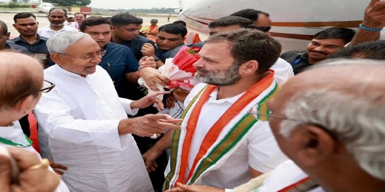 पटना पहुंचे राहुल गांधी, बीजेपी पर लगाया नफरत फैलाने और देश को तोड़ने का इल्जाम !