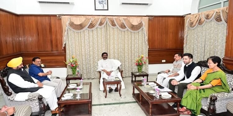 kejriwal meet hemant