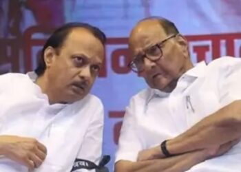 महाराष्ट्र में फिर बढ़ी सियासी हलचल, शरद पवार से अजित पवार व विधायकों ने की मुलाकात