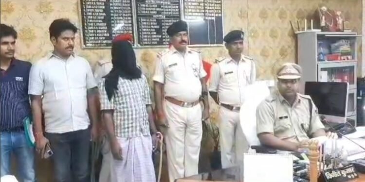 रोहतास पुलिस और एसटीएफ की संयुक्त टीम ने यूपी से 50 हज़ार के इनामी अपराधी को किया गिरफ्तार