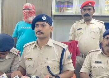 जमशेदपुर : होटवार जेल में बंद सोनू सिंह के नाम पर रंगदारी मांगने वाला कोलकाता से गिरफ्तार