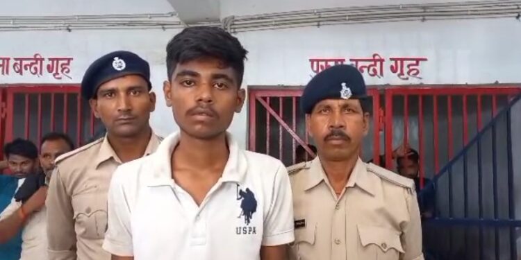 कुचायकोट पुलिस एक देसी पिस्टल के साथ युवक को किया गिरफ्तार
