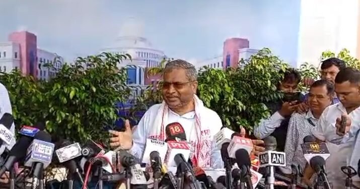 नियोजन नीति, स्थानीय नीति और शिक्षक बहाली को लेकर बाबूलाल मरांडी ने हेमंत सरकार को खूब सुनाया, कहा- युवा सड़क पर हैं और आप राजनीति कर रहे हैं