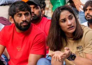 बजरंग पूनिया और विनेश फोगाट को दिल्ली हाईकोर्ट से राहत, ट्रायल में मिली छूट के खिलाफ दायर याचिका खारिज