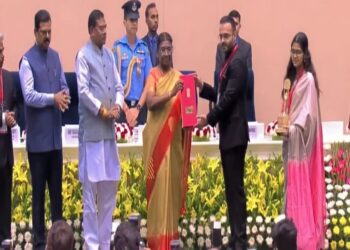 लोहरदगा समेत झारखंड के 9 जिला को राष्ट्रपति द्रौपदी मुर्मू के हाथों मिला भूमि सम्मान