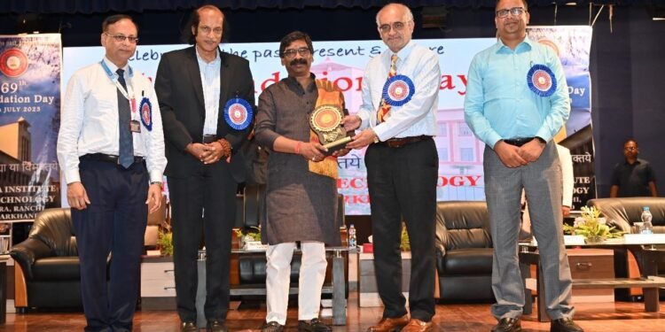 बीआईटी मेसरा का 69वां स्थापना दिवस समारोह में शामिल हुए सीएम हेमंत, बोले- मैं भी यहां का रहा हूं छात्र