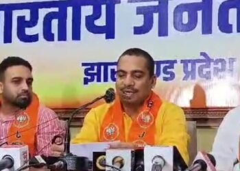 26000 शिक्षक बहाली प्रक्रिया पर बीजेपी का अटैक, JMM का पलटवार, पेट में क्यों हो रहा है दर्द ?