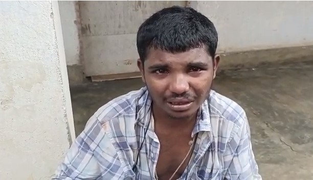 जमशेदपुर : घर में चोरी करने घुसे दो चोर को लोगों ने पकड़ा, जमकर पीटा