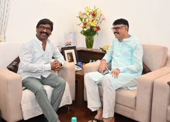 सीएम हेमंत सोरेन से राजेश ठाकुर ने की मुलाकात