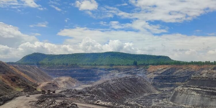 सीसीएल पिपरवार के अशोका कोयला खदान में लगी भयंकर आग, करोड़ों का नुकसान