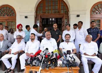 NDA की होने वाली मीटिंग पर बोले खड़गे- अपने साथ खड़ी 30 पार्टियों का नाम तो बताएं मोदी, जानिए बैठक से पहले किसने क्या कहा