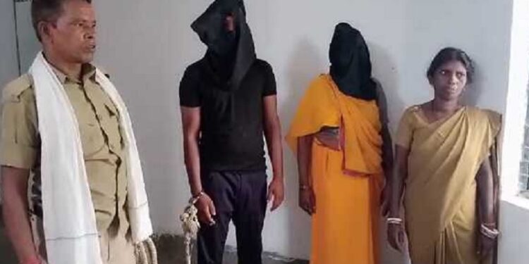 देवघर : दहेज के लिए ससुराल वालों ने पत्नी और 3 माह के बच्चे पर डाला गर्म पानी, दोनों की हालत गंभीर