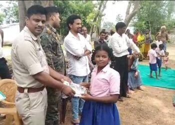 सोनाहातू: डायन कुप्रथा के विरुद्ध पुलिस ने ग्रामीणों के बीच चलाया जागरूकता अभियान