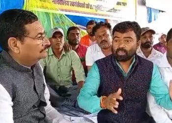 रघुवर दास के बाद अब दीपक प्रकाश ने धरने पर बैठे पंचायत सेवकों का जाना हाल
