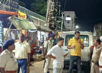 देवघर में अपराधियों के हौसले बुलंद, टाईट सिक्योरिटी के बावजूद खुलेआम की फायरिंग, दहशत में श्रद्धालु