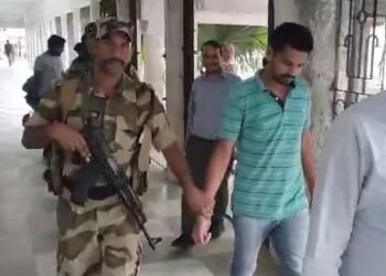 ईडी ने निलंबित मुख्य अभियंता वीरेंद्र राम के सीए मुकेश मित्तल के सहयोगी हरीश यादव को कोर्ट में किया पेश, अदालत ने दी 4 दिनों की रिमांड