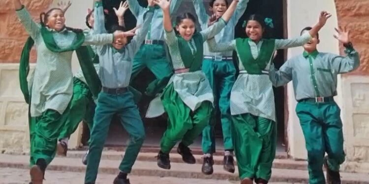 हर्ष जोहार पाठ्यक्रम के जरिए आत्म विकास की ओर अग्रसर सरकारी स्कूल के बच्चे