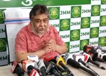 राज्यपाल सीपी राधाकृष्णन के बयान पर जेएमएम का पलटवार, झारखंड में नहीं है कोई बांग्लादेशी घुसपैठिया