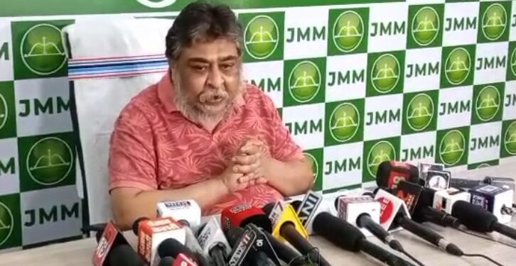 राज्यपाल सीपी राधाकृष्णन के बयान पर जेएमएम का पलटवार, झारखंड में नहीं है कोई बांग्लादेशी घुसपैठिया